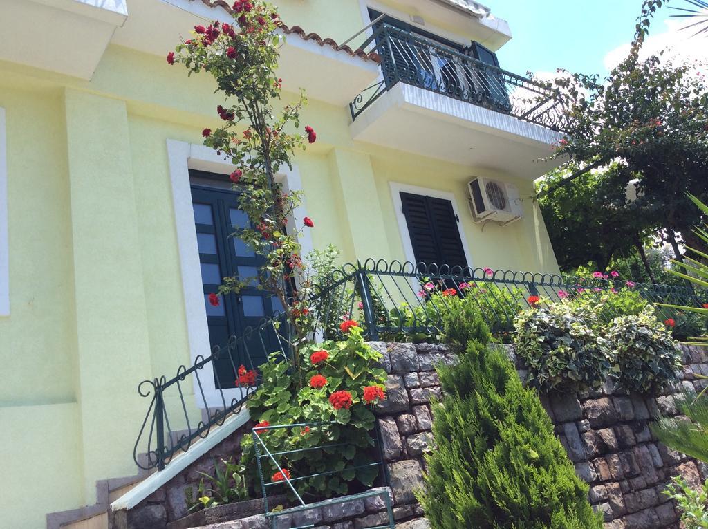 Apartments Simo Petrovac Chambre photo