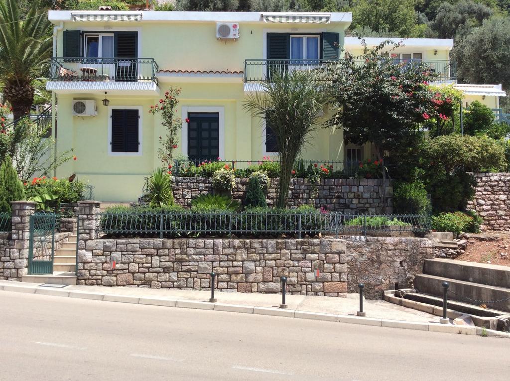 Apartments Simo Petrovac Chambre photo